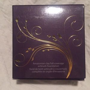 TARTE Amazonian Clay Airbrush Foundation